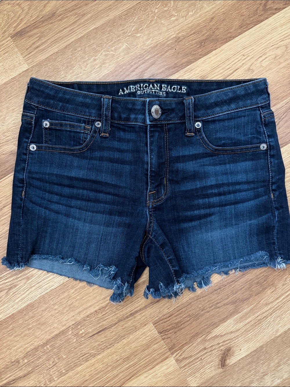 American Eagle Outfitters Dark Indigo Frayed Hem Denim Shorts Shortie. Size 8.